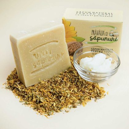 Săpun natural pentru copii cu Shea și Gălbenele este potrivit atât pentru bebeluși și copii. Fabricat manual exclusiv din uleiuri.
